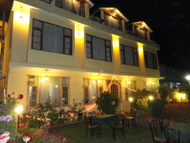 Sagrika Resort Dalhousie Esterno foto